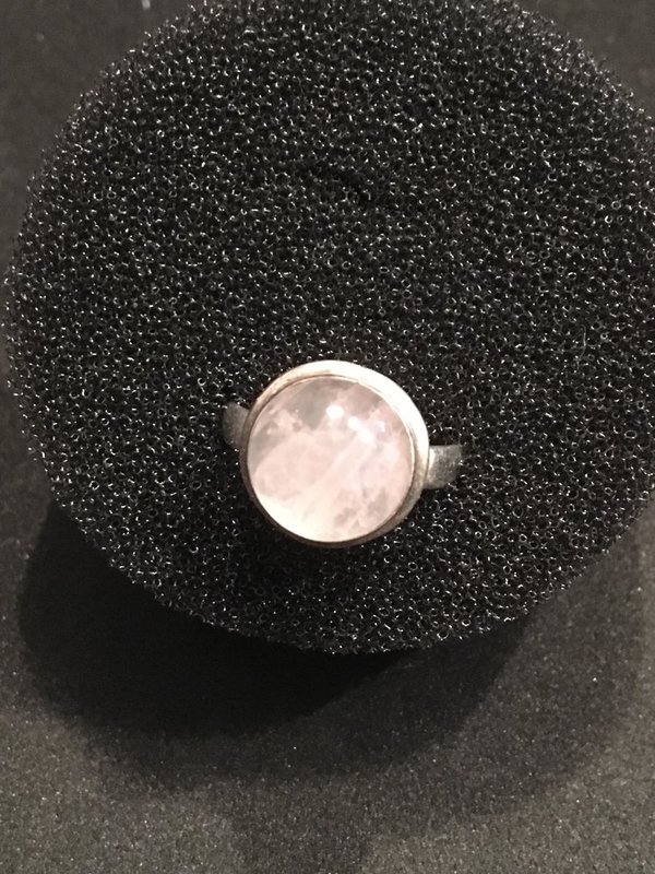 Rozekwarts zilveren ring